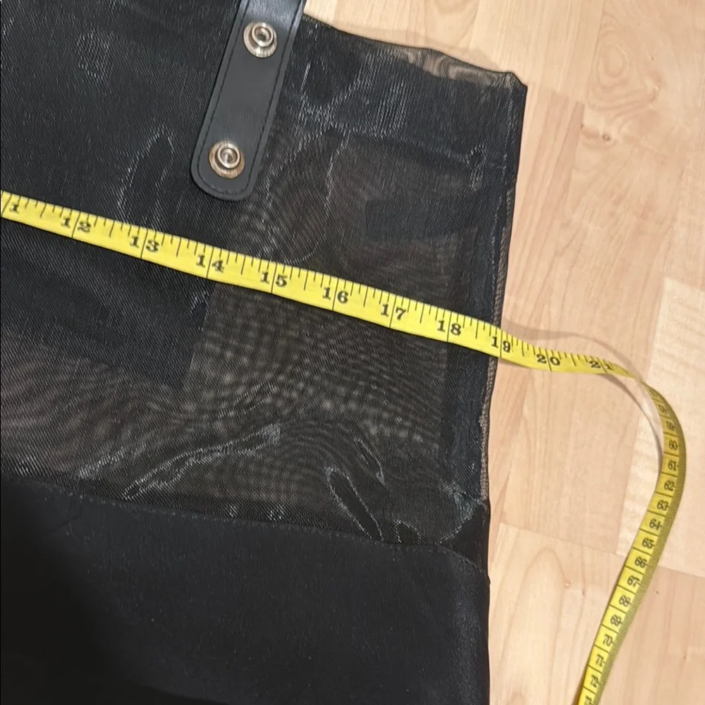Elegant Black Tote Bag - Picture 10 of 11